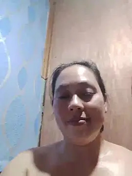 Snapshot of May_Bombs chatting on April 18, 5:22 am May Bombs online show from April 18, 5:22 am