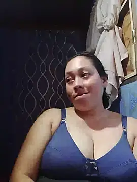 Snapshot of May_Bombs chatting on May 8, 1:00 am May Bombs online show from May 8, 1:00 am