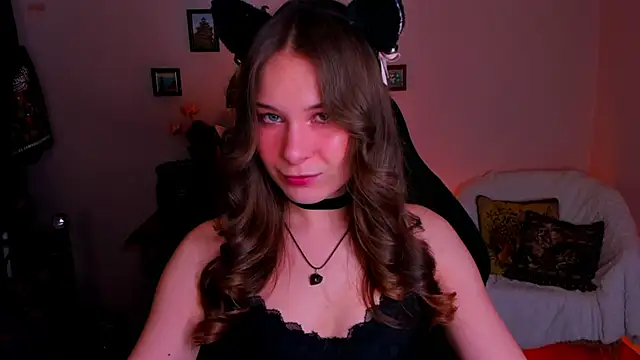 Snapshot of LanaLovely chatting on April 30, 6:31 am LanaLovely online show from April 30, 6:31 am