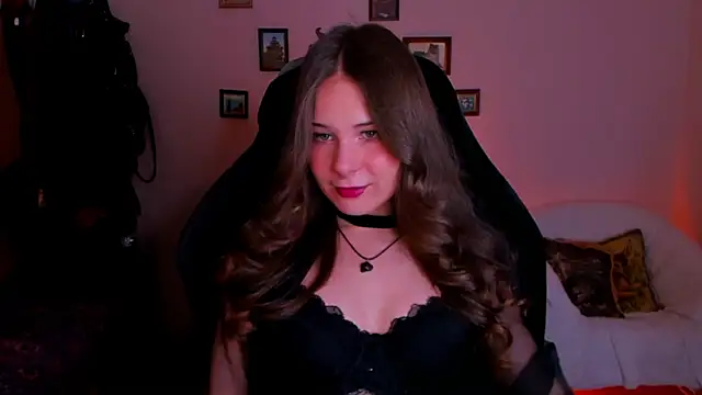 LanaLovely online show from June 25, 6:40 am