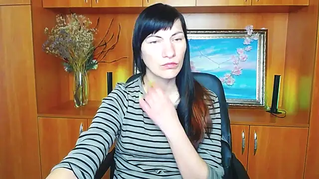 Snapshot of Rosalinda_ro chatting on April 27, 6:11 am Rosalinda ro online show from April 27, 6:11 am