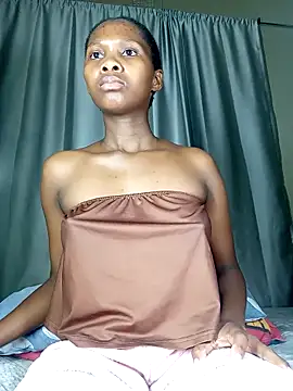 PussyFarrie online show from April 29, 7:23 am