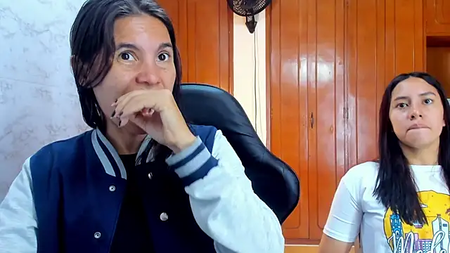 Snapshot of Emily_and_Soffy chatting on March 17, 12:19 pm Emily and Soffy online show from March 17, 12:19 pm