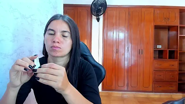 Snapshot of Emily_and_Soffy chatting on March 21, 12:43 pm Emily and Soffy online show from March 21, 12:43 pm