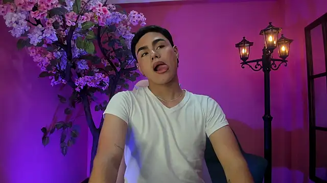 FemNoa online show from February 10, 5:06 pm