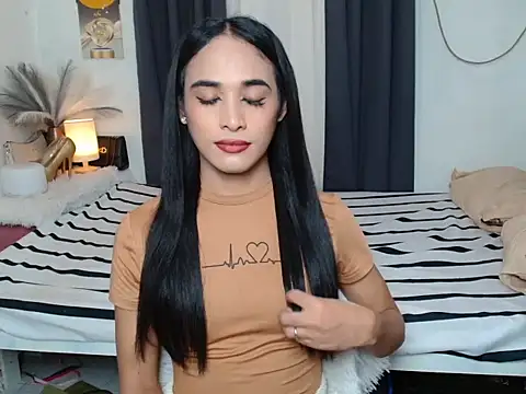 Gwenstacy30 online show from March 8, 2:10 pm