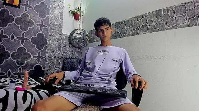 axel strongx18 online show from February 6, 2:09 pm