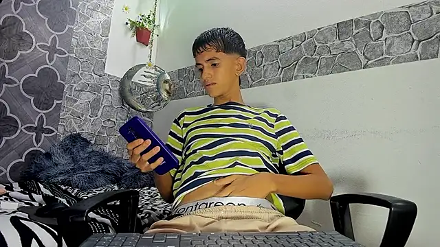 axel strongx18 online show from February 8, 1:47 pm