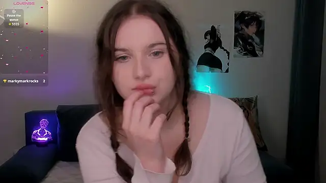 Snapshot of chloe_dashh chatting on February 8, 8:12 pm chloe dashh online show from February 8, 8:12 pm