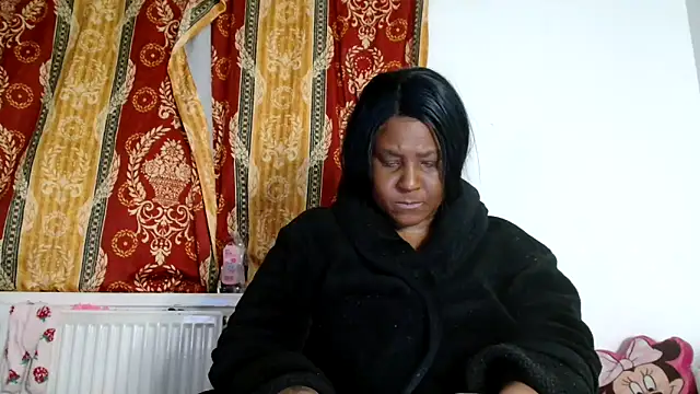 Snapshot of CurvySashia chatting on March 5, 12:06 am CurvySashia online show from March 5, 12:06 am