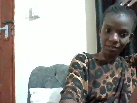 petitelavishey online show from May 22, 7:41 pm