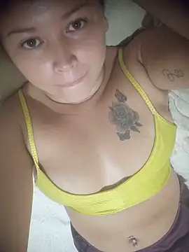 brunaahot online show from May 21, 11:06 am