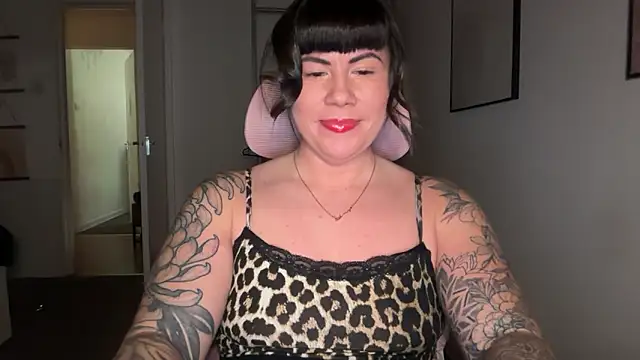 EdenRose online show from April 18, 8:31 pm