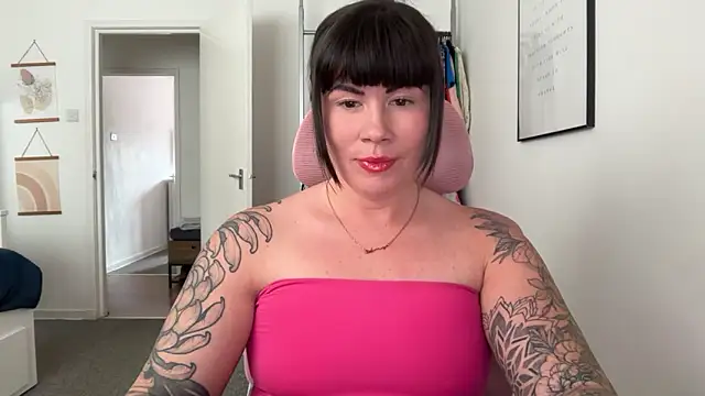 EdenRose online show from May 1, 11:59 am