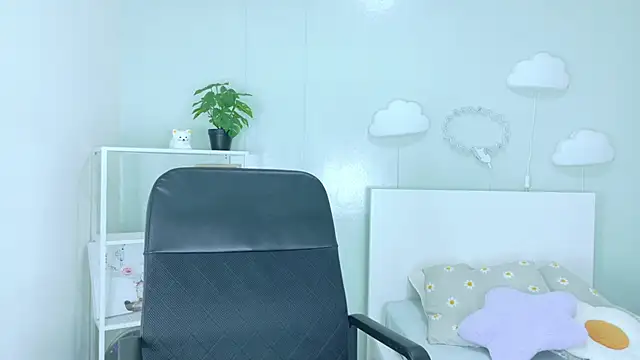 BriannaCarter   online show from February 9, 11:58 am