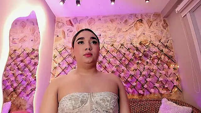 Snapshot of TSExoticFuck chatting on March 4, 2:12 pm TSExoticFuck online show from March 4, 2:12 pm