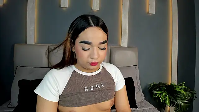 Snapshot of TSExoticFuck chatting on March 7, 8:17 pm TSExoticFuck online show from March 7, 8:17 pm