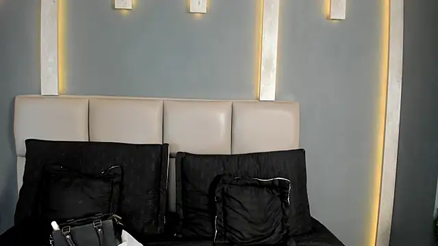 Snapshot of TSExoticFuck chatting on March 22, 3:59 pm TSExoticFuck online show from March 22, 3:59 pm