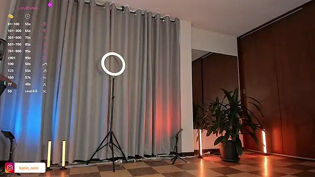 karinnixx online show from May 4, 6:04 pm