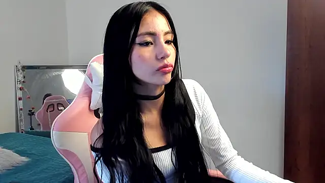 Snapshot of Chloe_Miller_2 chatting on March 10, 7:19 pm Chloe Miller 2 online show from March 10, 7:19 pm