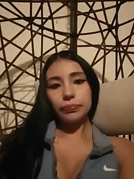 Chloe Miller 2 online show from May 18, 1:13 am