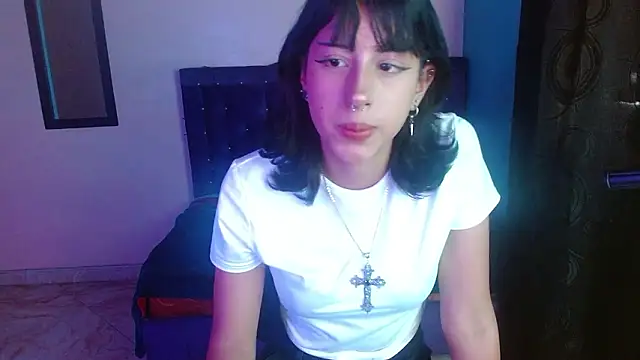 Snapshot of kitty_Gothic chatting on February 13, 6:26 pm kitty Gothic online show from February 13, 6:26 pm