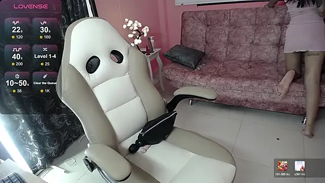 Snapshot of NatashaHot158 chatting on February 13, 7:43 pm NatashaHot158 online show from February 13, 7:43 pm