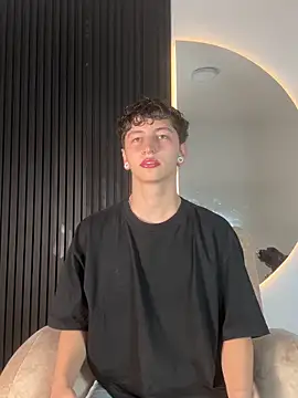 ARON LUXX online show from February 11, 3:11 am