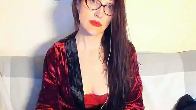 beddable woman online show from May 17, 8:16 pm