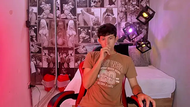 Snapshot of Christian_Foxx chatting on April 17, 1:47 pm Christian Foxx online show from April 17, 1:47 pm