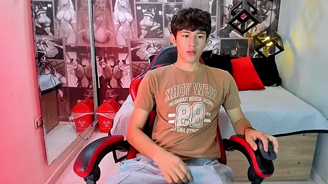 Snapshot of Christian_Foxx chatting on May 3, 1:39 pm Christian Foxx online show from May 3, 1:39 pm