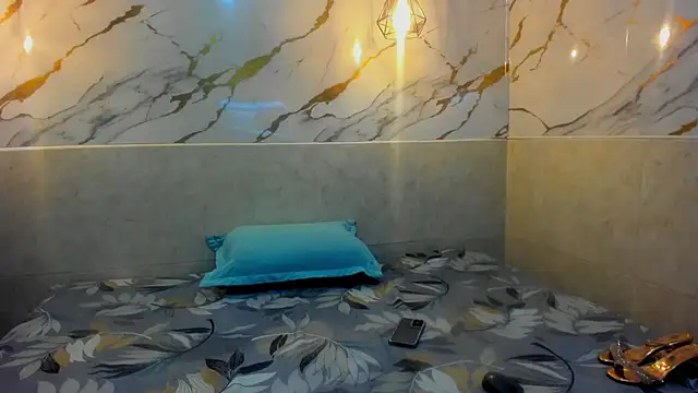  Nadiiaa online show from February 5, 11:48 am