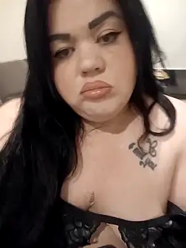 Snapshot of mami876 chatting on February 14, 3:25 am mami876 online show from February 14, 3:25 am