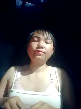 Snapshot of vivi1889 chatting on February 9, 1:31 am vivi1889 online show from February 9, 1:31 am