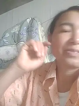 Snapshot of vivi1889 chatting on March 27, 6:41 am vivi1889 online show from March 27, 6:41 am