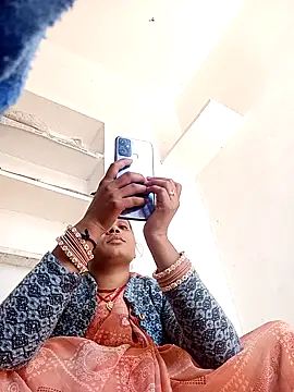 Snapshot of Cut_na73 chatting on February 15, 7:51 am Cut na73 online show from February 15, 7:51 am