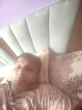 Snapshot of indiandesivillegeboy chatting on July 2, 8:31 am indiandesivillegeboy online show from July 2, 8:31 am