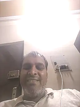 Snapshot of indiandesivillegeboy chatting on July 4, 6:41 am indiandesivillegeboy online show from July 4, 6:41 am