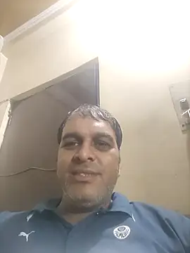 Snapshot of indiandesivillegeboy chatting on July 21, 6:38 am indiandesivillegeboy online show from July 21, 6:38 am