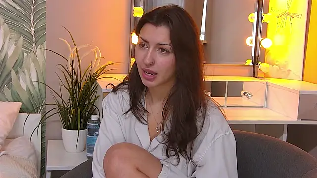 AngelaCox online show from February 24, 6:33 am