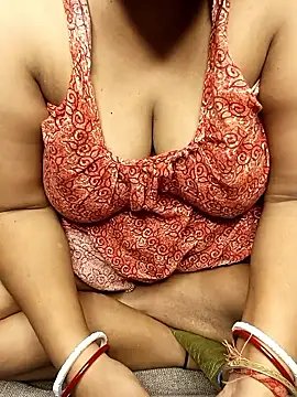 R Queen online show from May 14, 6:15 pm
