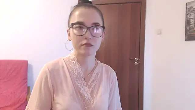 Snapshot of NikollSweet chatting on March 18, 1:14 pm NikollSweet online show from March 18, 1:14 pm