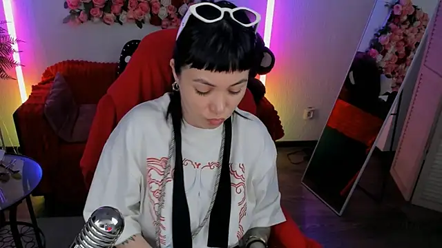 NeoGeisha online show from May 19, 1:39 pm