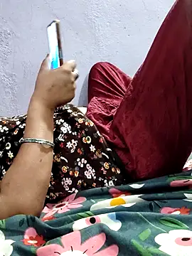 Snapshot of Priyajii-11 chatting on April 2, 3:26 am Priyajii-11 online show from April 2, 3:26 am