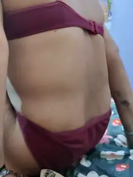 Snapshot of Priyajii-11 chatting on April 3, 5:05 am Priyajii-11 online show from April 3, 5:05 am