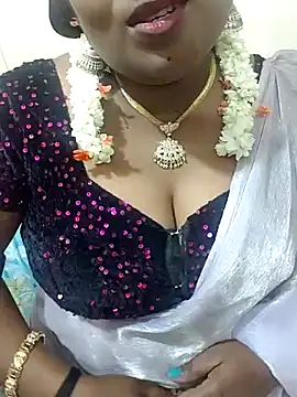 Snapshot of Archana_achu143 chatting on May 22, 6:24 pm Archana achu143 online show from May 22, 6:24 pm