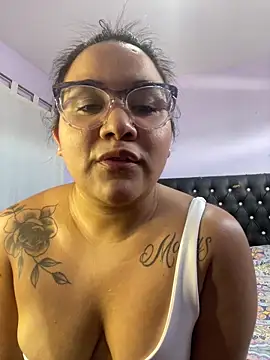 Snapshot of Yamiivip chatting on March 2, 4:58 pm Yamiivip online show from March 2, 4:58 pm