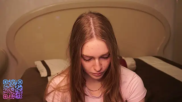 RowenaIanniello online show from February 16, 2:24 pm