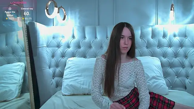 Snapshot of EmilyJacksons chatting on February 18, 10:00 am EmilyJacksons online show from February 18, 10:00 am