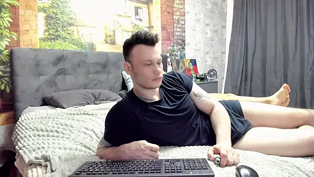  littleangie  online show from May 14, 1:45 am